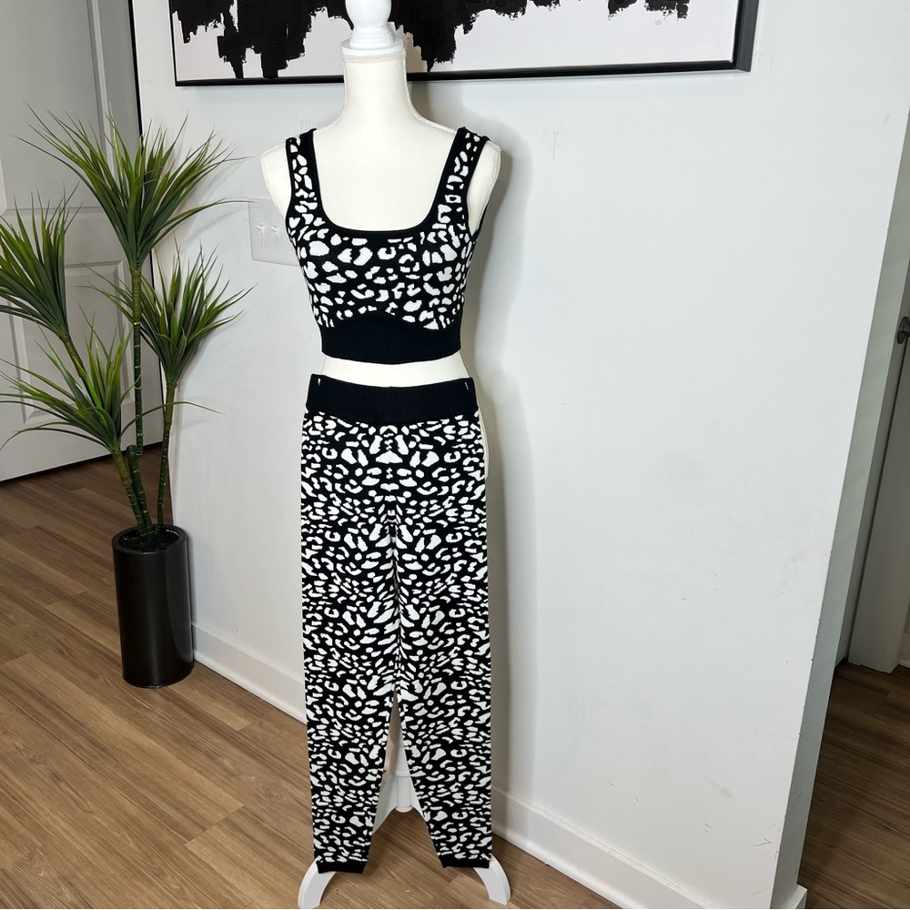 Blk/Wht 2-Piece Pants Outfit